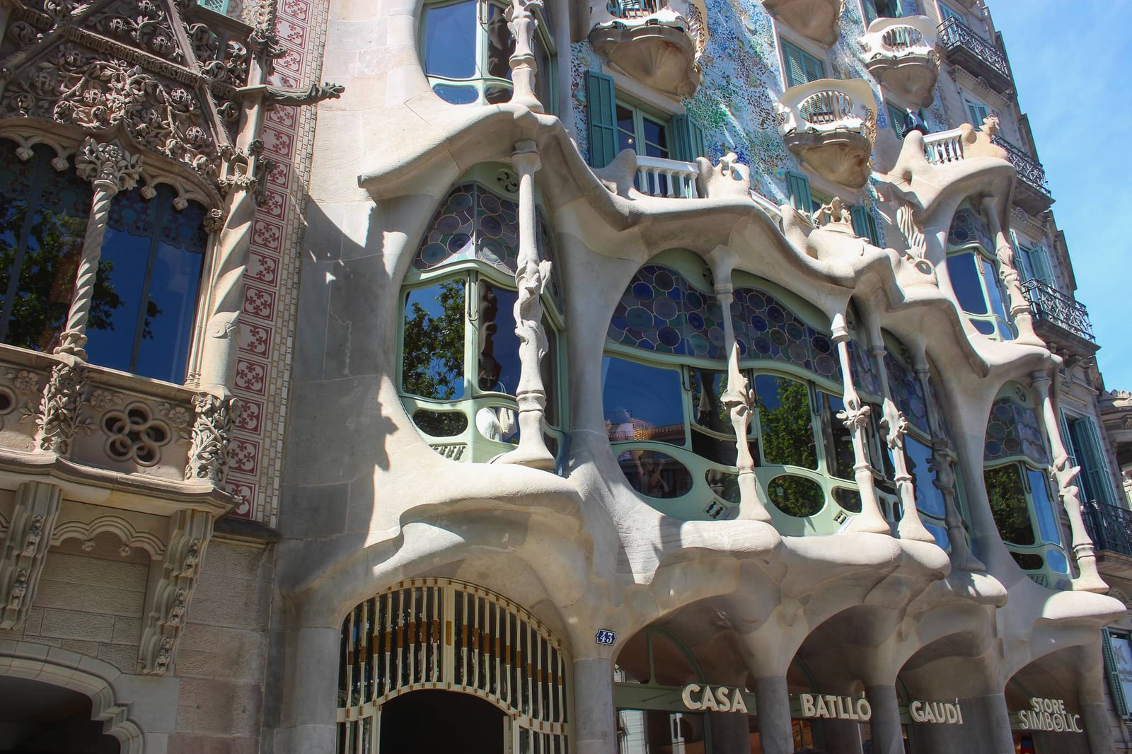 art school Barcelona the city